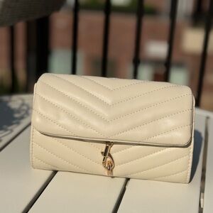 Elegant Cream Quilted Women's Bag